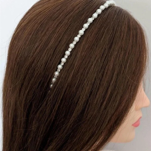 Pearl & Crystal Silver Headband - Elegant Women Accessories - Picture 3 of 3